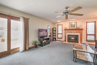 006_FAMILY ROOM