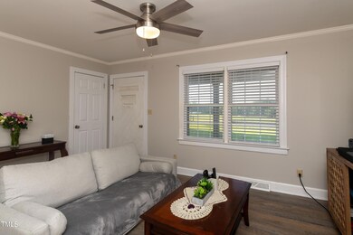 005_Living Room