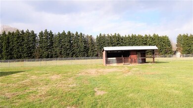 6719 Coltrane Mill Rd, Greensboro, NC 27406 - photo 3