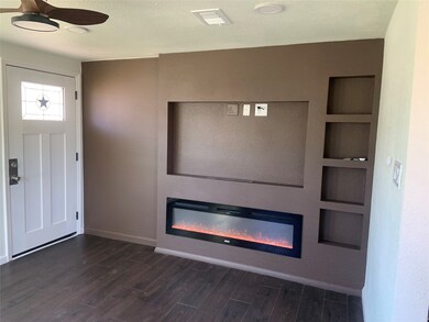 8309 Autumn Ln, Houston, TX 77016 - photo 5