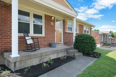 9210 Lantana Dr, Louisville, KY 40229 - photo 3