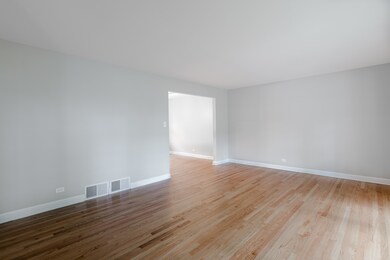 1565 Swallow St, Naperville, IL 60565 - photo 2