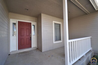 2845 SW Bluestem Dr, Topeka, KS 66614 - photo 2