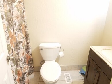 1340 N Glen Cir unit A, Aurora, IL 60506 - photo 3