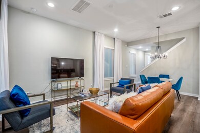 8438 Berry Green Ln, Houston, TX 77022 - photo 6