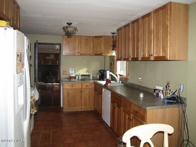 614 Raymondskill Rd, Milford, PA 18337 - photo 6