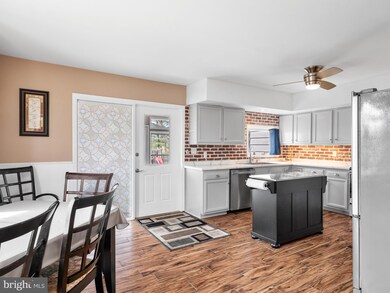 806 N Whitford Rd, Exton, PA 19341 - photo 5