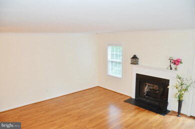 4187 Pleasant Meadow Ct unit 101A, Chantilly, VA 20151 - photo 5