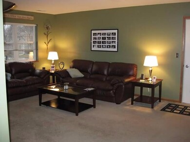 929 Monterrey Ct unit B, Crown Point, IN 46307 - photo 2
