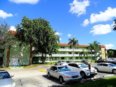 3100 Springdale Blvd unit 310, Palm Springs, FL 33461 - photo 2