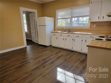 Oak kitchen view 2
