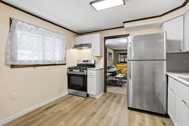 1592 Greenbrier St, Saint Paul, MN 55106 - photo 7