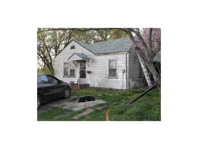 Front view, 2 bedrooms, one bath.