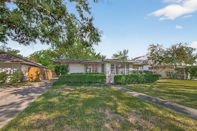 3314 Westridge St, Houston, TX 77025 - photo 3