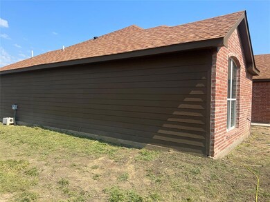 310 Simpson Dr, Sherman, TX 75092 - photo 2