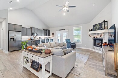 1000 White Oak St, Elkins, AR 72727 - photo 3