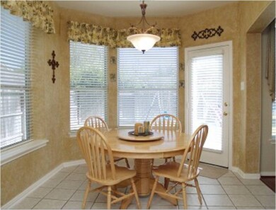 828 Fair Ln, New Braunfels, TX 78130 - photo 3