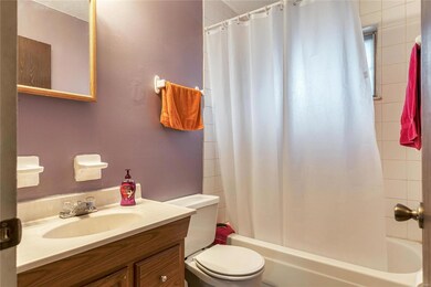 Hallway full bath.