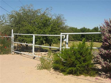 12261 Mankato Rd, Clint, TX 79836 - photo 6