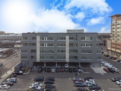 118 N Main St unit 518, Royal Oak, MI 48067 - photo 2