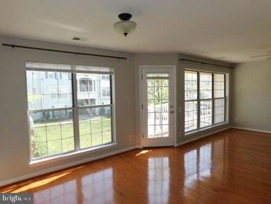 8200 Crossbrook Ct, Lorton, VA 22079 - photo 7