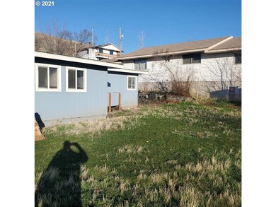 340 E Aiken St, Heppner, OR 97836 - photo 7