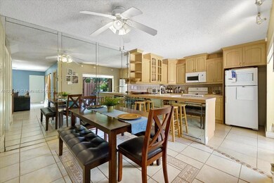 932 SW 118th Terrace, Davie, FL 33325 - photo 4