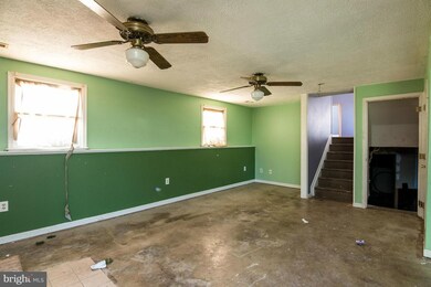 4585 Cherry Tree Ln, Sykesville, MD 21784 - photo 3