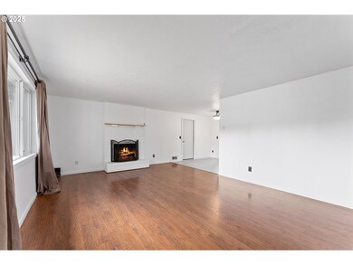 2570 NE Grant St, Hillsboro, OR 97124 - photo 5