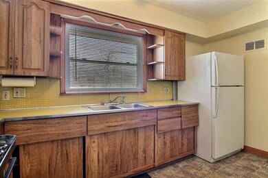 3310 Garfield Ave, Highland, IN 46322 - photo 7