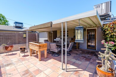 Covered patio with pony wall