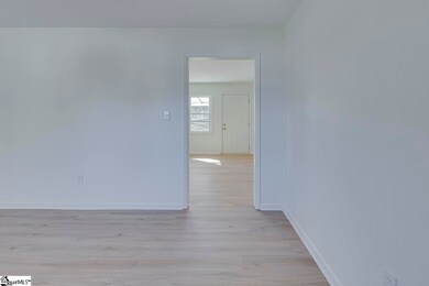 105 Canterbury St, Simpsonville, SC 29680 - photo 6