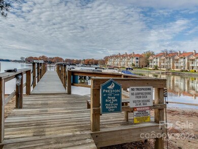 Community pier and day dock