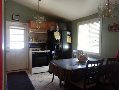 1510 N Berwick Blvd, Waukegan, IL 60085 - photo 4