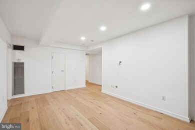 Parc Rittenhouse unit 424, Philadelphia, PA 19103 - photo 3