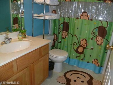 3627 Southpark Dr, High Point, NC 27263 - photo 7