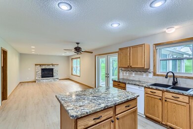 2202 Marilyn Avenue - Web Quality - 009 - 08 Kitchen.jpg