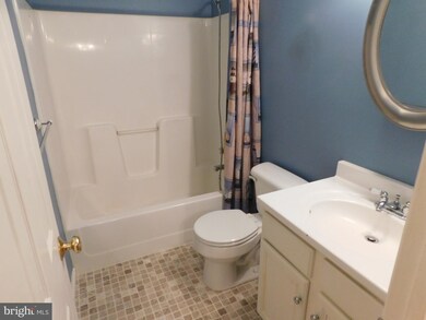 1270 Fredrick Blvd unit 14A, Reading, PA 19605 - photo 7