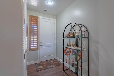 1580 N Overland Trails Dr-011