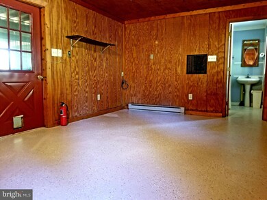 11151 1151 S Poes Rd, Flint Hill, VA 22627 - photo 6