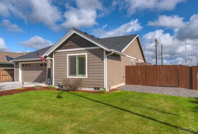 2751 SW Obsidian Ln, Redmond, OR 97756 - photo 2