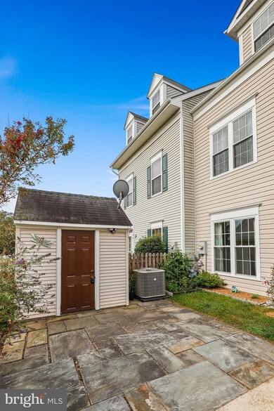 8726 Green Field Ct, Odenton, MD 21113 - photo 4