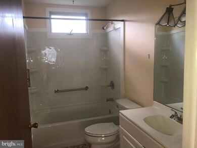 22 Thornbury Place, Southampton, NJ 08088 - photo 6