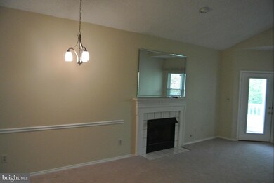 13089 Autumn Woods Way unit 201, Fairfax, VA 22033 - photo 6
