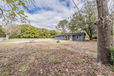 1006 Red Oak St, Azle, TX 76020 - photo 6