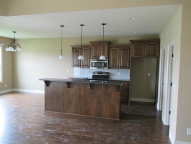 313 Crestview Ct, Raymore, MO 64083 - photo 4