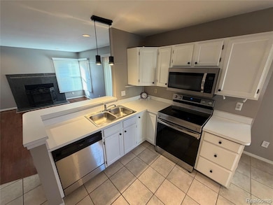 39588 Squire Rd, Novi, MI 48375 - photo 7