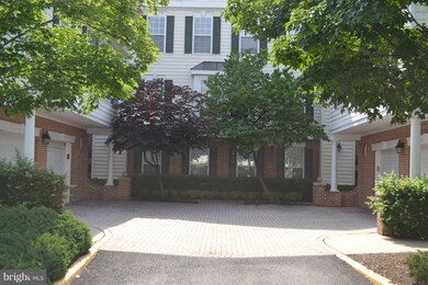 25280 Lake Shore Square unit 302, Chantilly, VA 20152 - photo 2