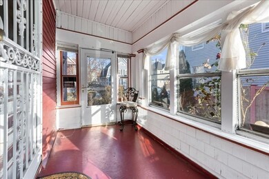 54 Dawes St, Springfield, MA 01109 - photo 5