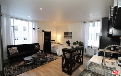 The Lafayette unit 343, Long Beach, CA 90802 - photo 3